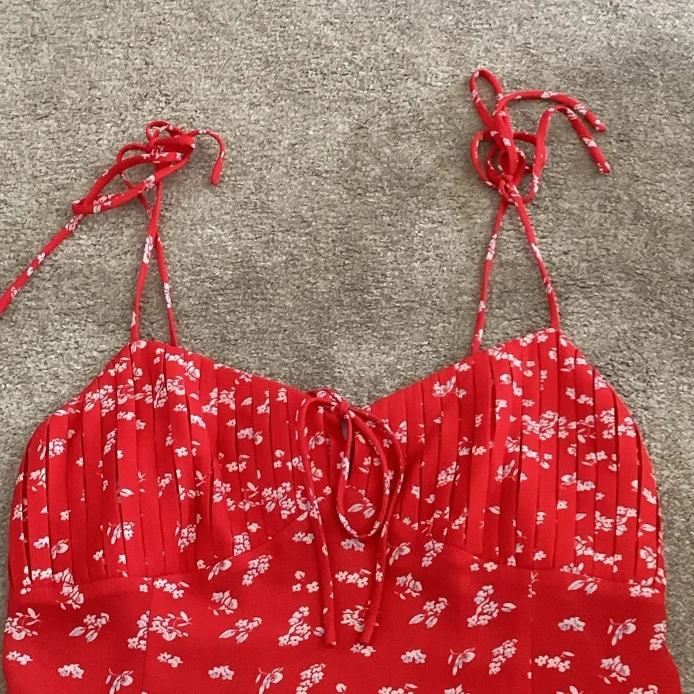 Princess Polly Red Floral Dress - Picture 5 of 7